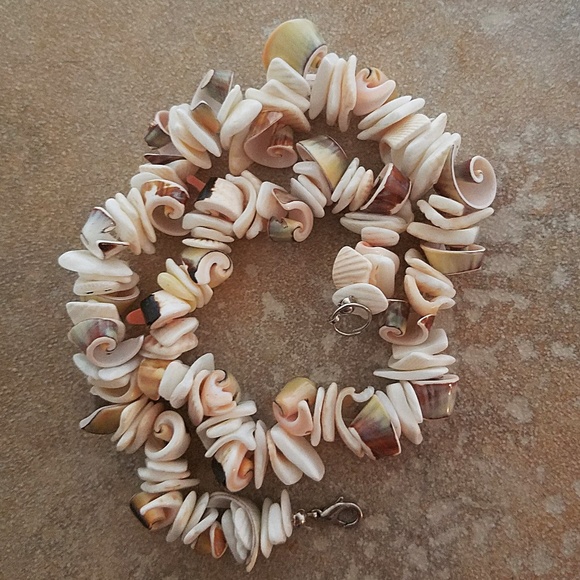 Shell Necklace Beach Pool Cruise Summertime - Picture 2 of 7